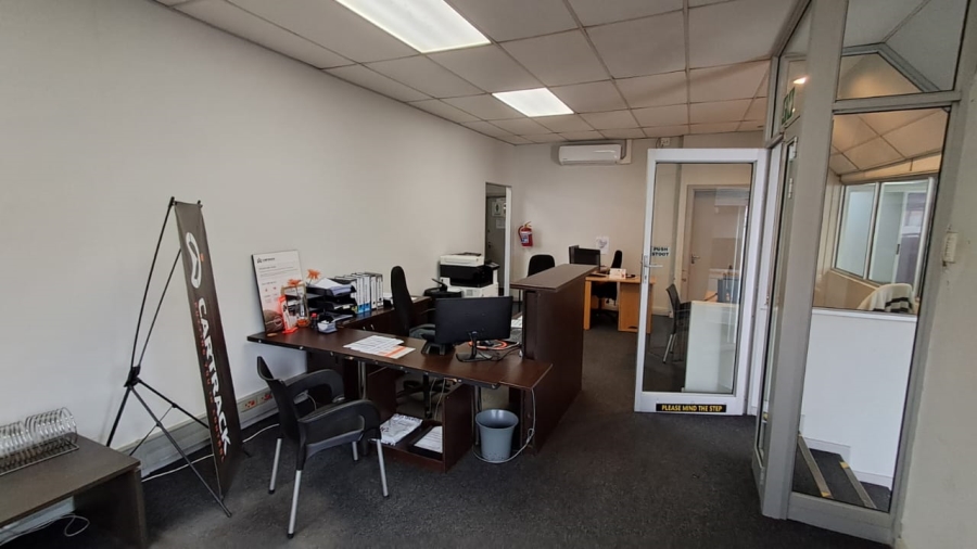To Let commercial Property for Rent in Vincent Eastern Cape